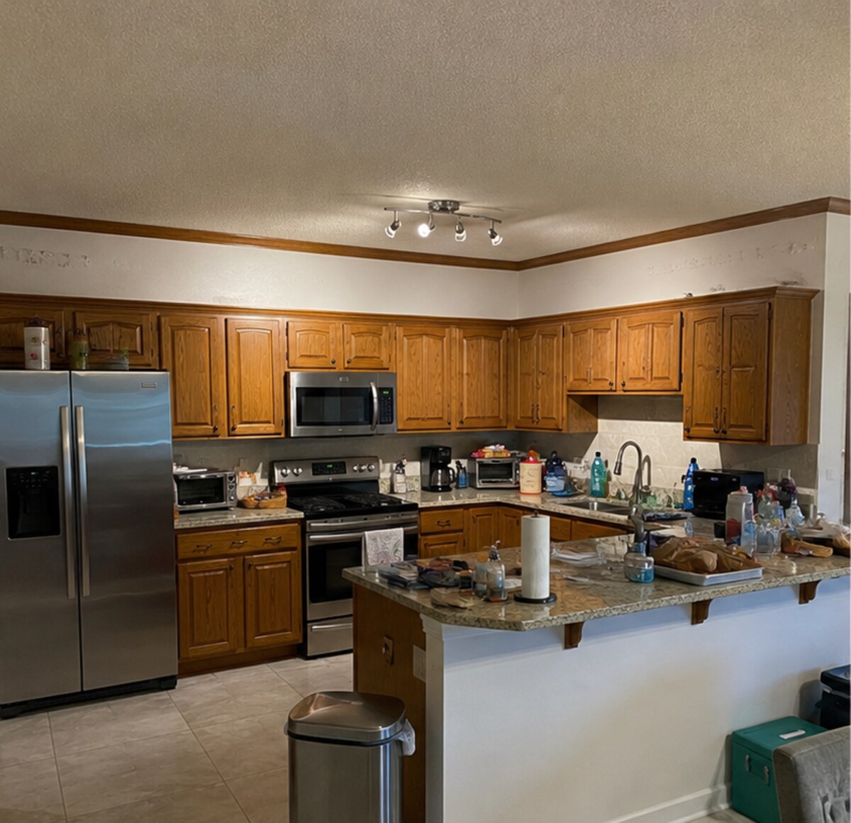 Kitchen before the KOZAK remodel